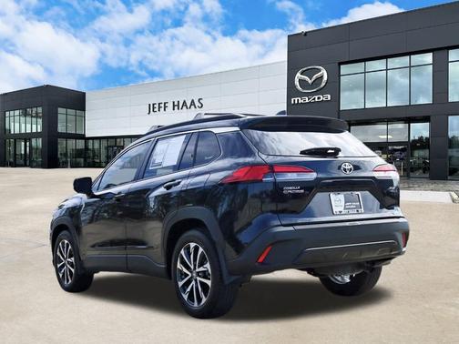 2024 Toyota Corolla Cross XLE