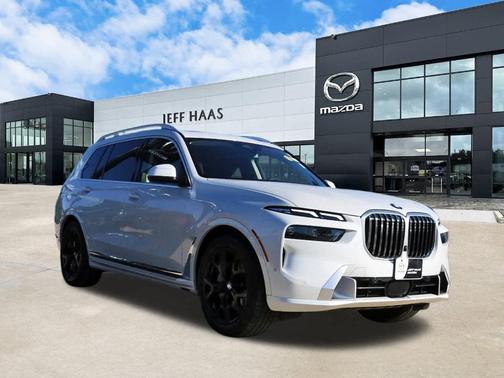 2025 BMW X7 xDrive40i