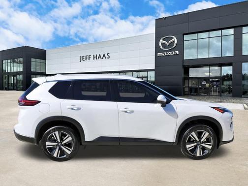 2025 Nissan Rogue SL