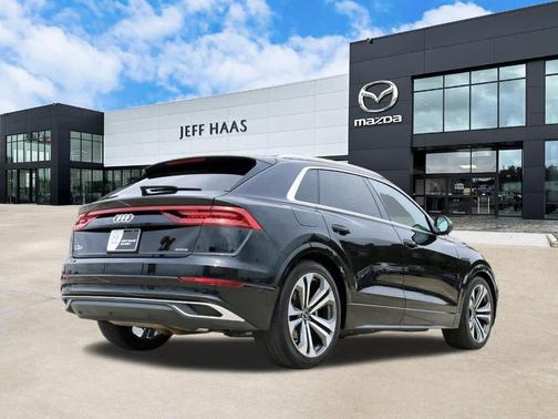 Mythos Black Metallic 2022 Audi Q8 55 Prestige