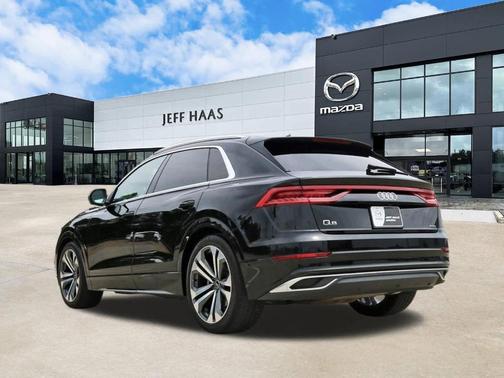 Mythos Black Metallic 2022 Audi Q8 55 Prestige