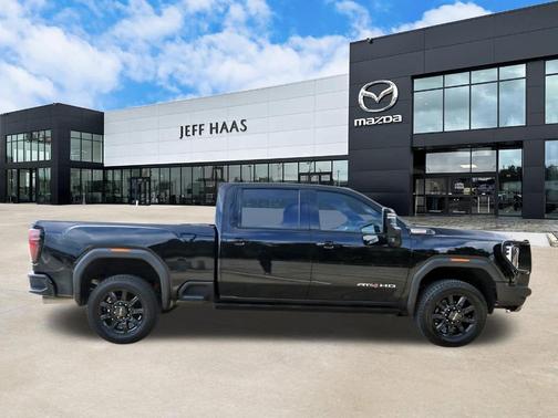 Onyx Black 2024 GMC Sierra 2500 AT4