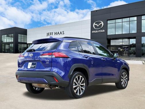 2024 Toyota Corolla Cross XLE