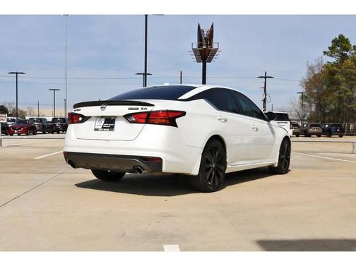 2022 Nissan Altima 2.5 SR