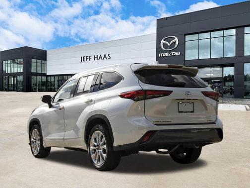 Wind Chill Pearl 2023 Toyota Highlander Limited