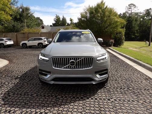 2024 Volvo XC90 B6 Plus Bright Theme