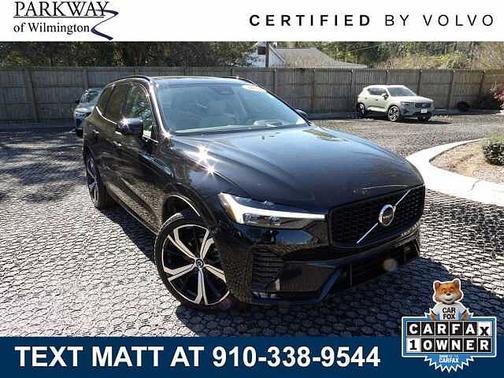 2023 Volvo XC60 B5 Ultimate Dark Theme