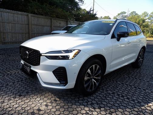 2025 Volvo XC60 B5 Plus