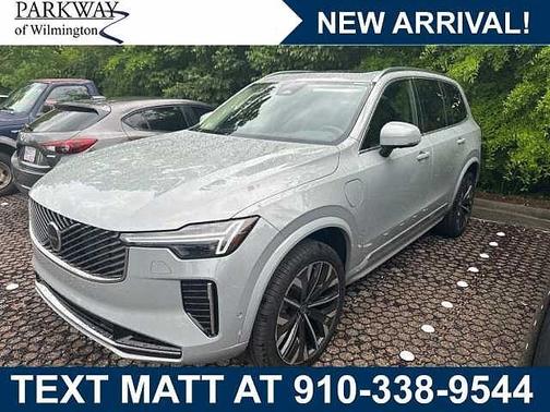 Vapour Grey 2025 Volvo XC90 Plus