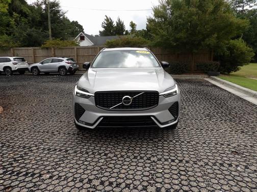 2025 Volvo XC60 Plus