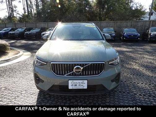 2024 Volvo XC40 Plus