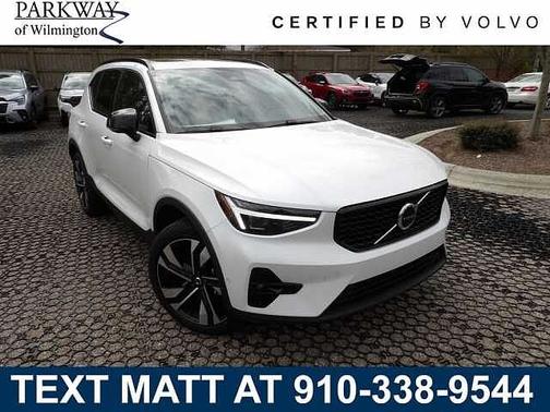 Crystal White 2025 Volvo XC40 Ultra