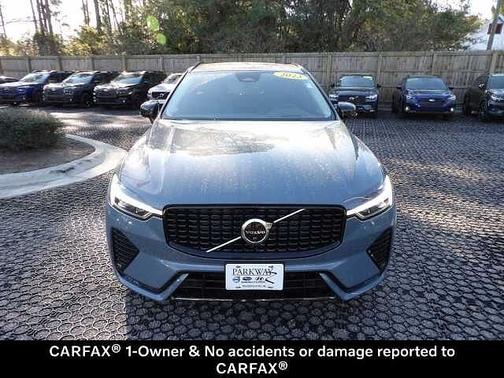 2023 Volvo XC60 B5 Ultimate Dark Theme