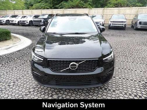 Onyx Black 2024 Volvo XC40 Plus