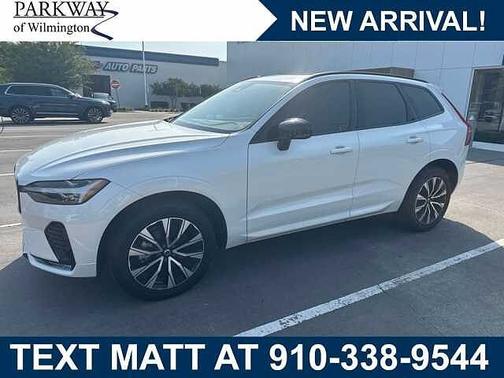 Crystal White 2025 Volvo XC60 Core