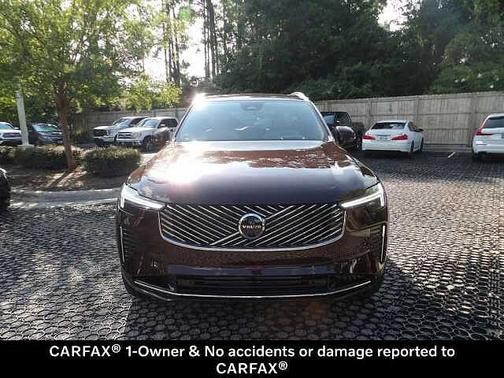 Mulberry Red 2025 Volvo XC90 Ultra