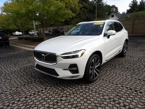 2023 Volvo XC60 B5 Ultimate Bright Theme