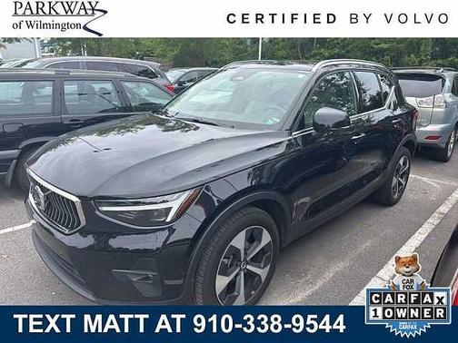 Onyx Black 2024 Volvo XC40 Plus