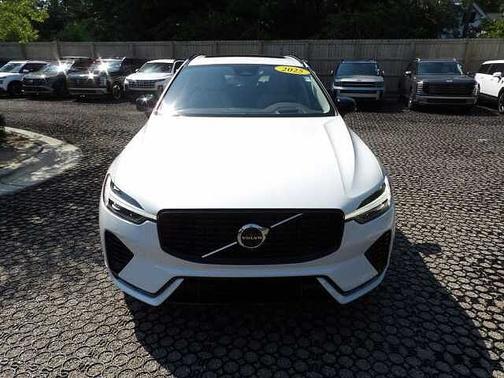 Crystal White 2025 Volvo XC60 Ultra