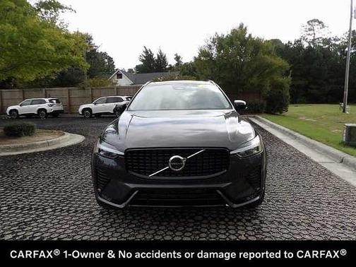 2024 Volvo XC60 B5 Ultimate Dark Theme