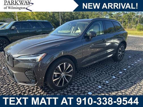 2023 Volvo XC60 B5 Plus Dark Theme