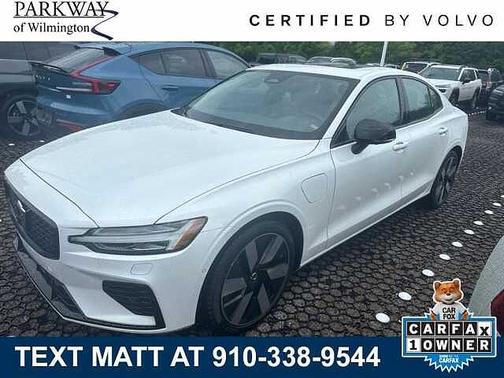 Crystal White 2025 Volvo S60 Plus