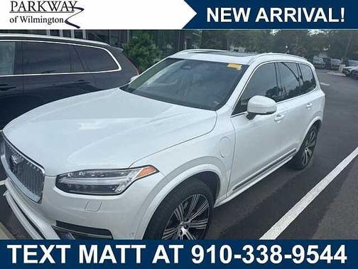 Crystal White 2025 Volvo XC90 Plus