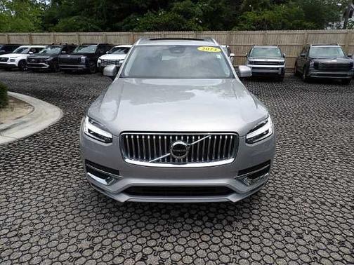 Silver Dawn Metallic 2024 Volvo XC90 Recharge Plug-In Hybrid Ultimate