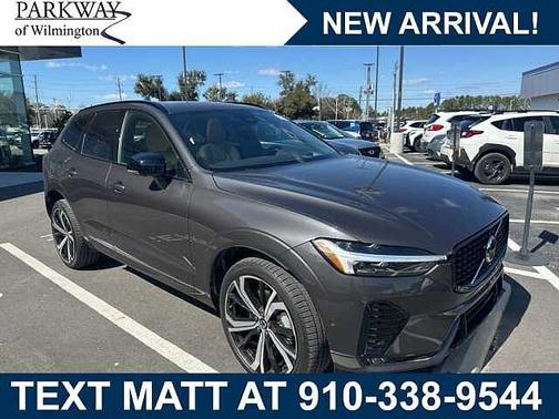 2024 Volvo XC60 B5 Ultimate Dark Theme