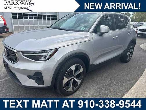 Silver Dawn 2024 Volvo XC40 Plus