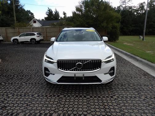 2023 Volvo XC60 B5 Plus Bright Theme