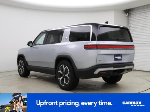 Silver 2024 Rivian R1S Adventure Dual-Motor Max