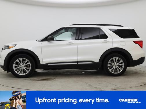 White 2021 Ford Explorer XLT
