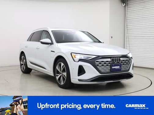 2024 Audi Q8 e-tron Premium Plus