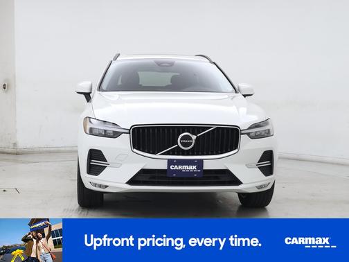 2022 Volvo XC60 B5 Momentum