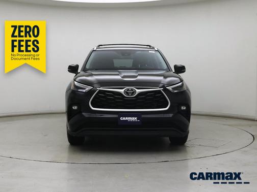 Black 2023 Toyota Highlander XLE