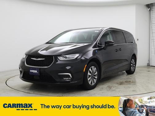 2023 Chrysler Pacifica Hybrid Touring L
