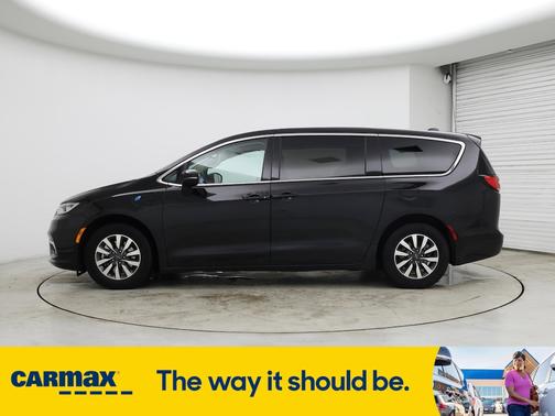 2023 Chrysler Pacifica Hybrid Touring L