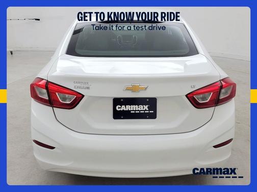 White 2017 Chevrolet Cruze LT