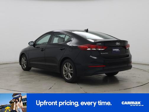 Black 2017 Hyundai ELANTRA SE