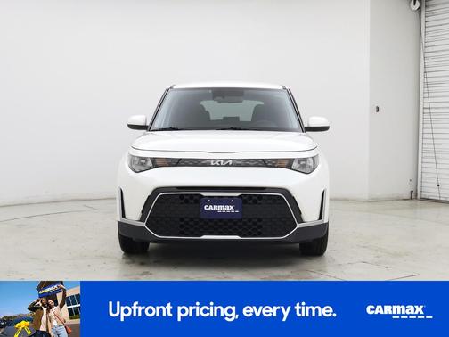 White 2023 Kia Soul LX