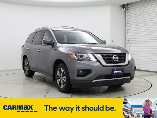 2017 Nissan Pathfinder SV