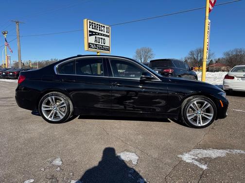2017 BMW 330 i xDrive