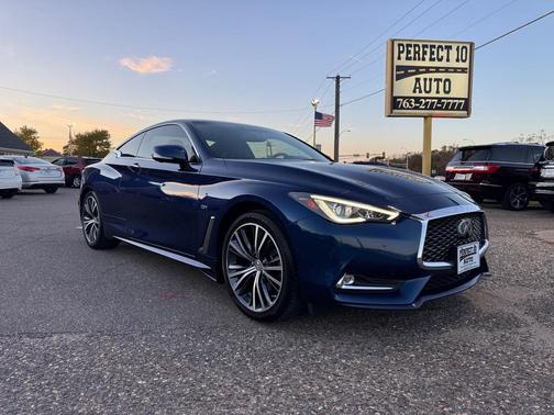 2017 INFINITI Q60 2.0T