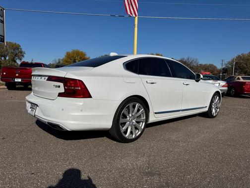 2018 Volvo S90 Recharge Plug-In Hybrid T8 Inscription