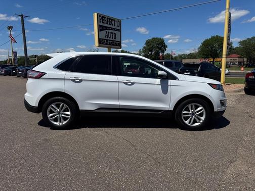 White 2016 Ford Edge SEL