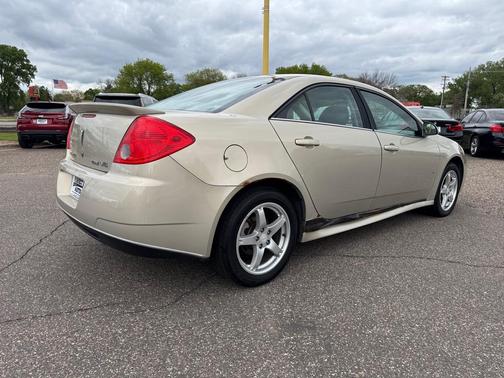 Gold 2009 Pontiac G6