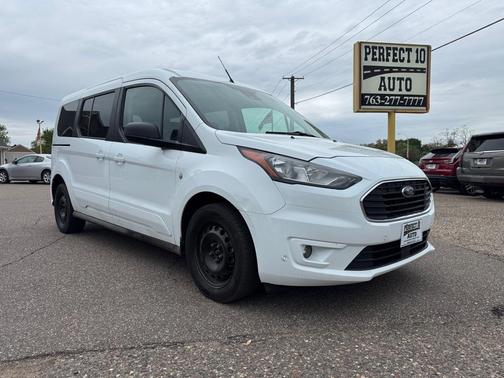 White 2022 Ford Transit Connect XLT