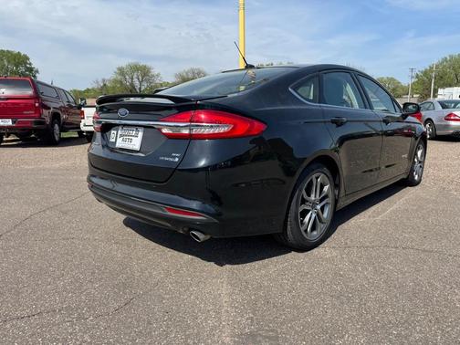 2017 Ford Fusion Hybrid SE