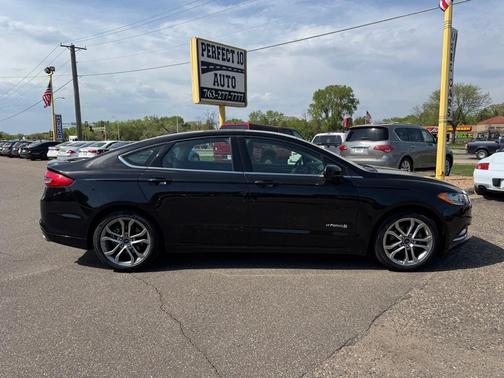 2017 Ford Fusion Hybrid SE